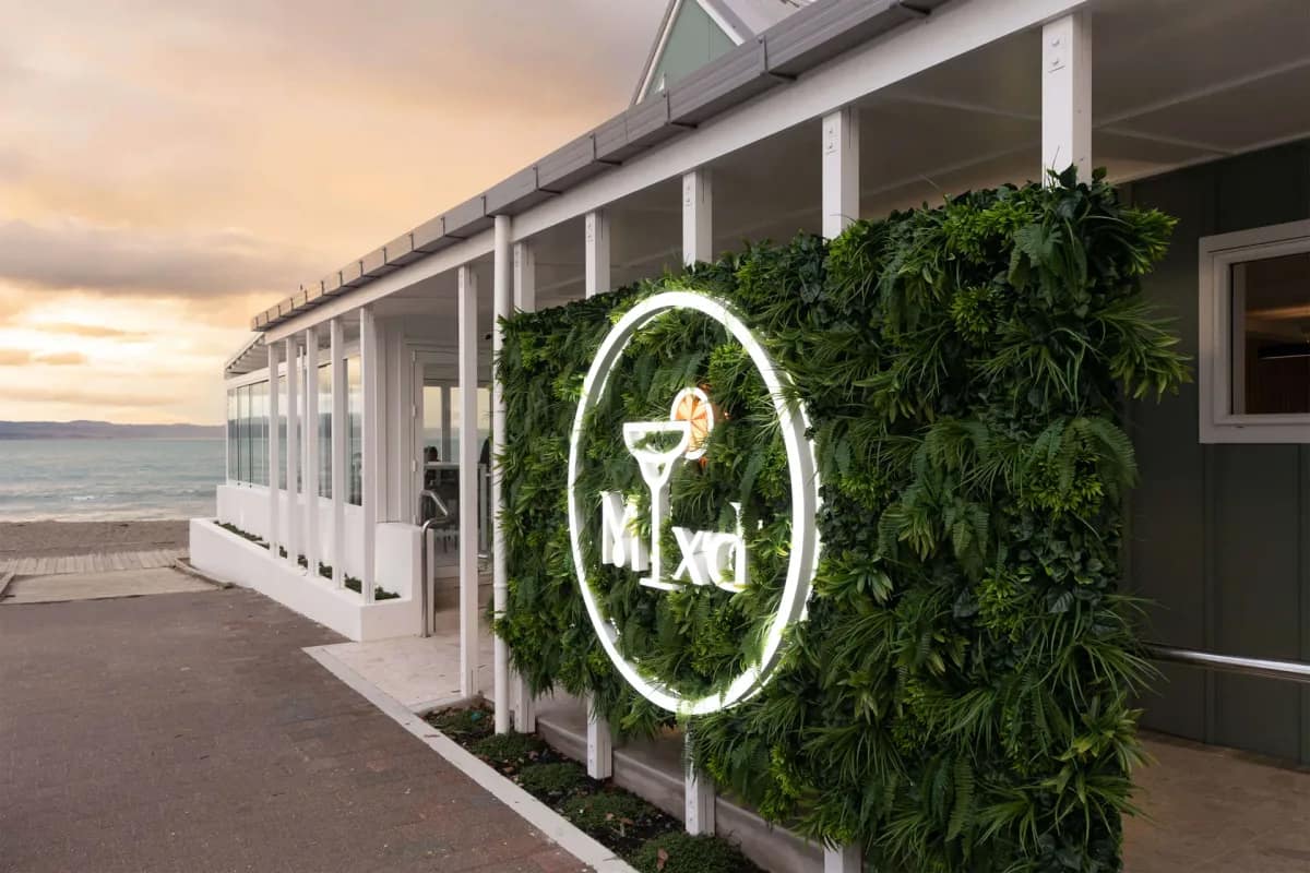 Cocktail Bar - Brand Identity